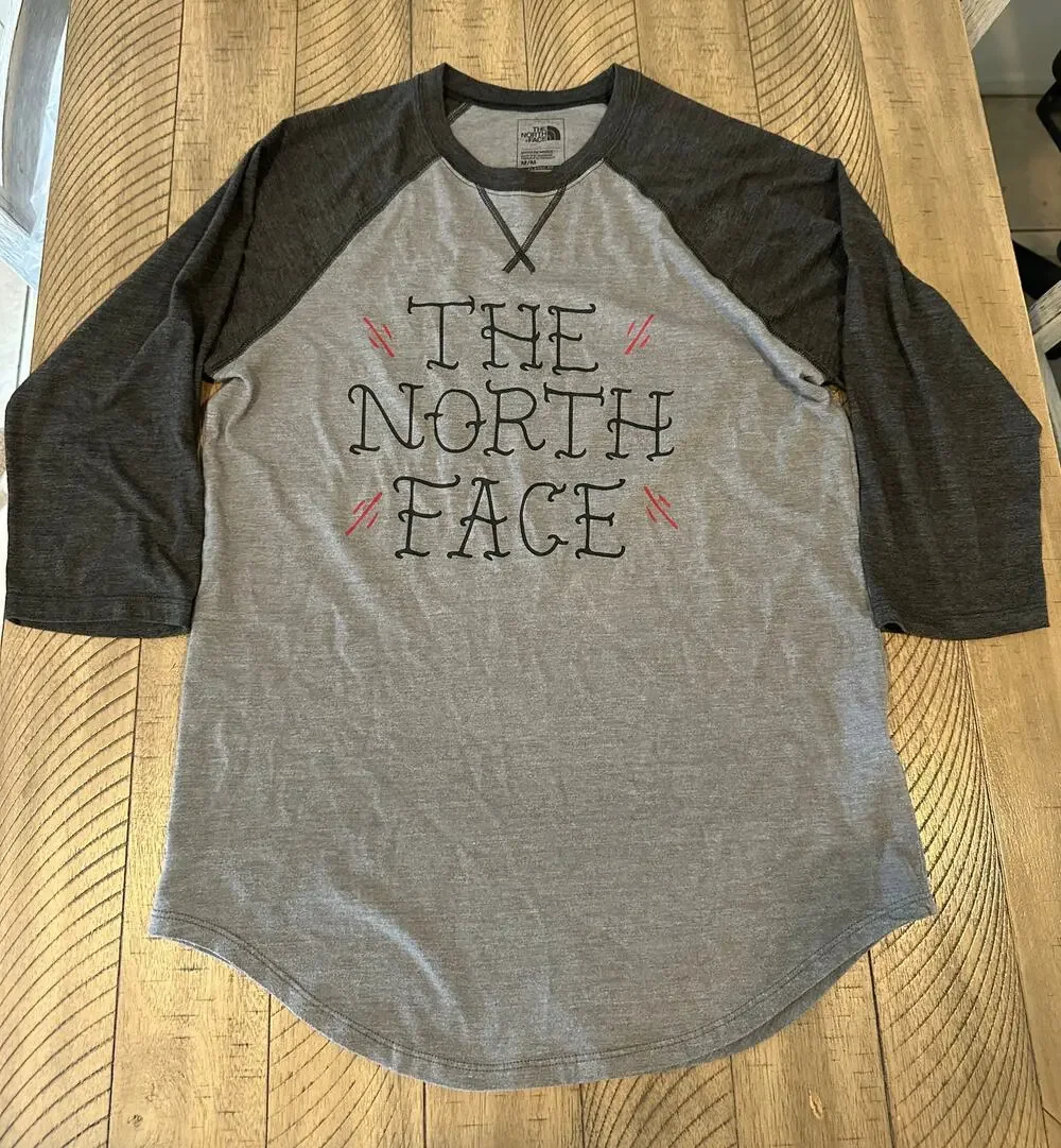The North Face Men's Medium Gray Raglan 3/4 Sleeve T-Shirt Graphic Classic Fit
